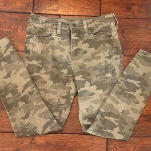 Universal Thread Camouflage Skinny Jeans